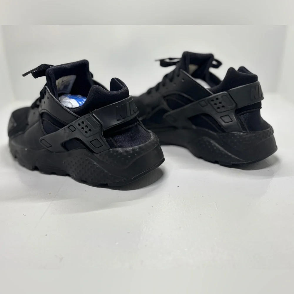 Nike Air Huarache Youth 7Y Triple Black Sneakers
